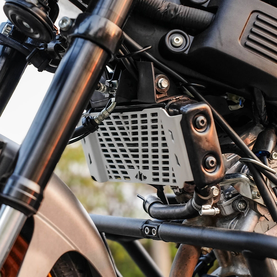 LEGUNDARY YAMAHA XSR 155 VECTOR RADIAOTR GRILL SILVER