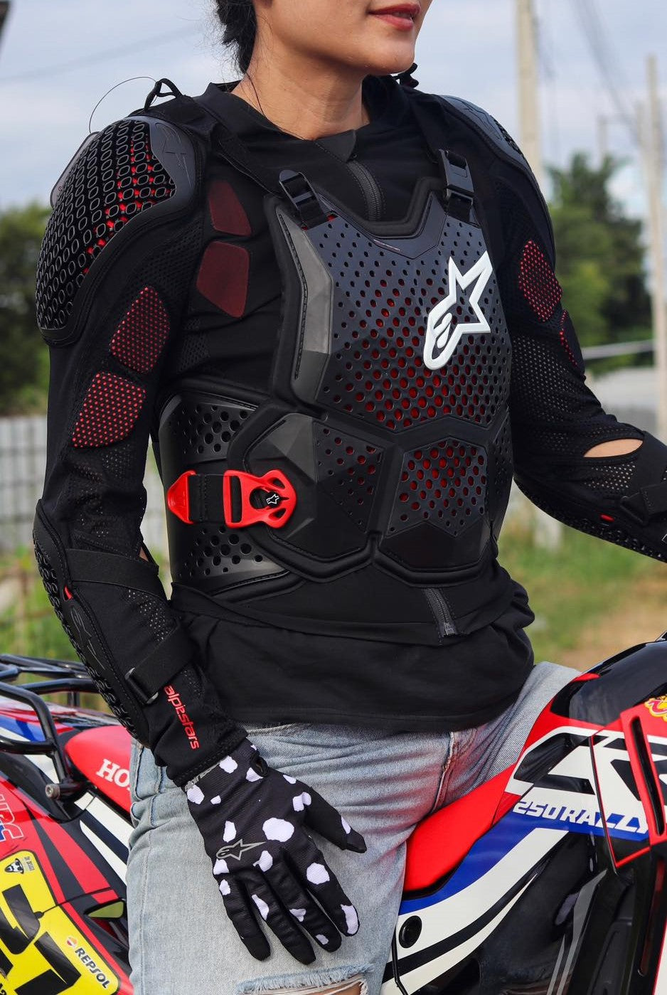 ALPINESTARS BIONIC TECH V3 PROTECTION JACKET BLACK / WHITE / RED- M,L | PROTECTORS
