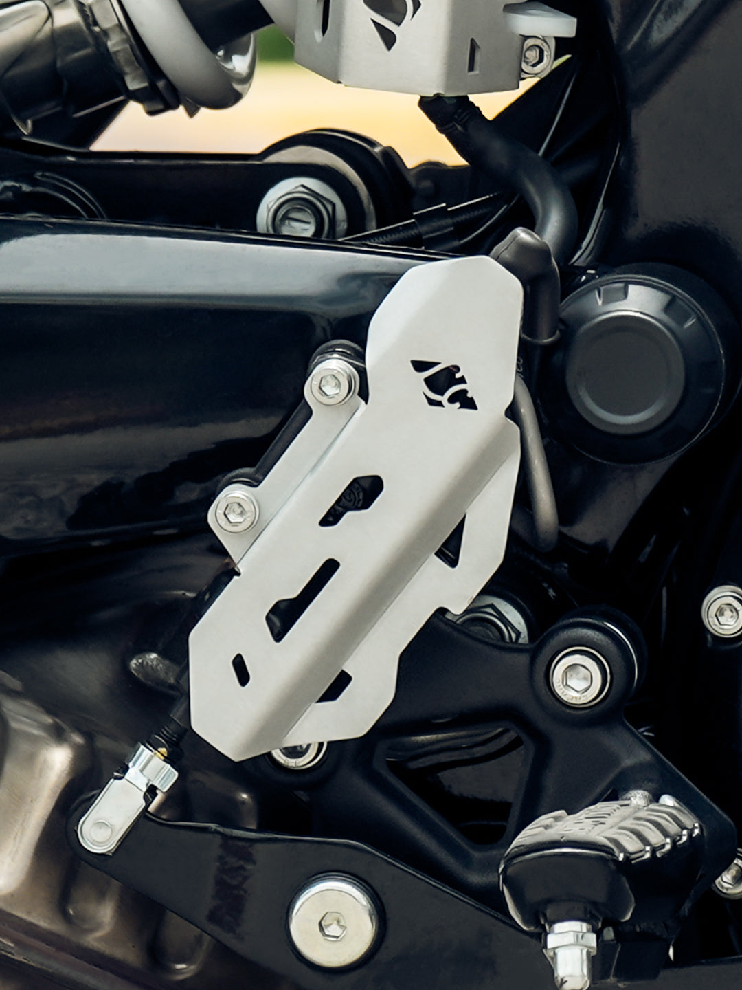 LCB BUCKLER MASTER CYLINDER GUARD | GUERRILLA 450
