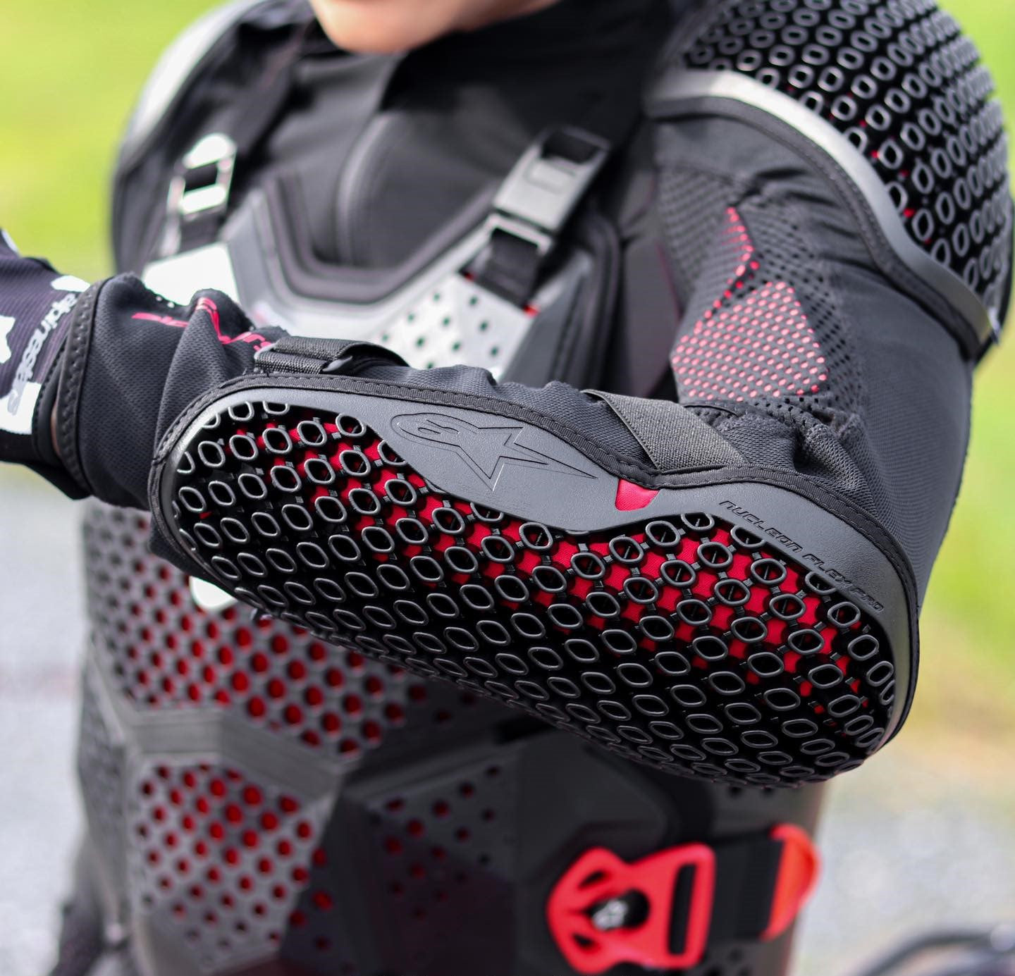 ALPINESTARS BIONIC TECH V3 PROTECTION JACKET BLACK / WHITE / RED- M,L | PROTECTORS