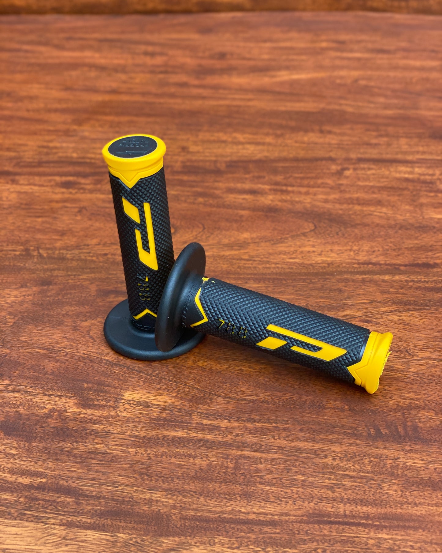 PRO EDGE YELLOW | GRIPS