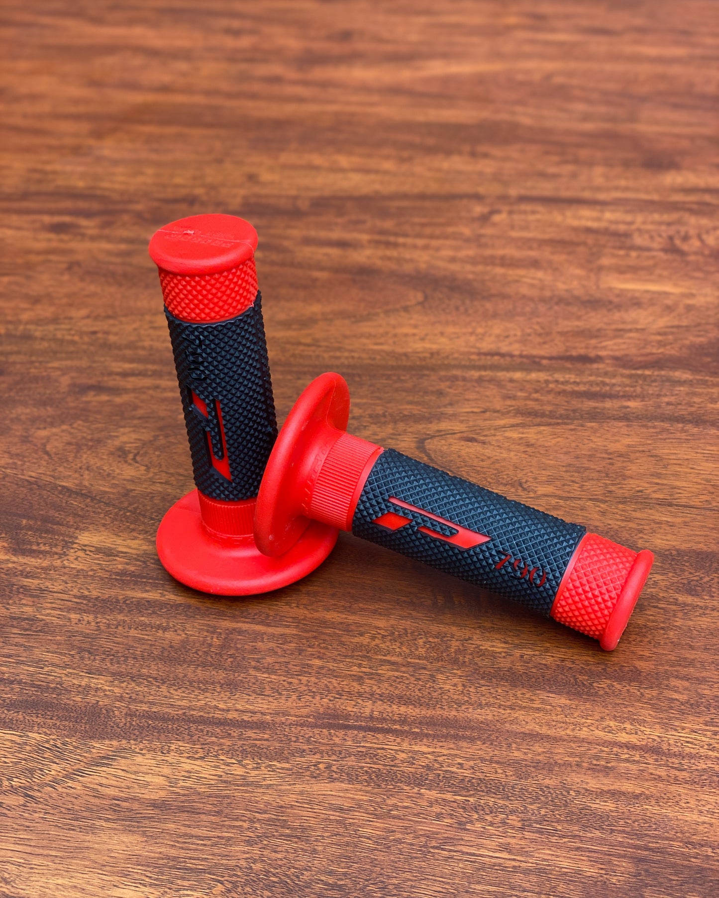 PRO NORMAL RED-BLACK | GRIPS