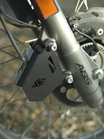 LEGUNDARY XPULSE RAIDER FRONT DISC CALIPER GUARD