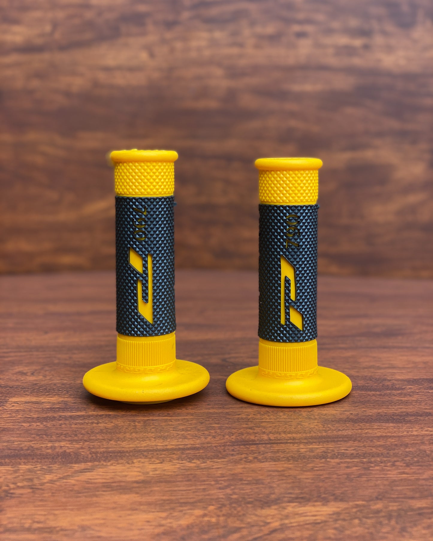 PRO NORMAL YELLOW-BLACK | GRIPS