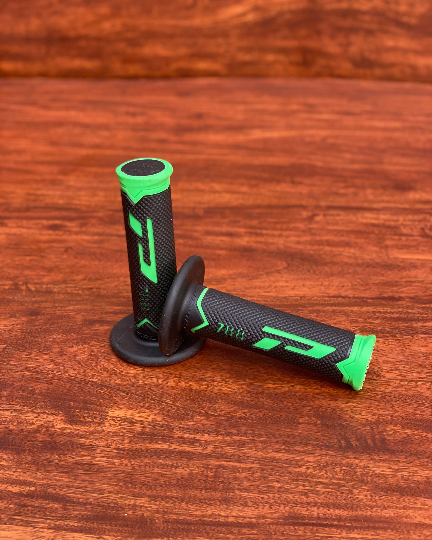 PRO EDGE GREEN | GRIPS