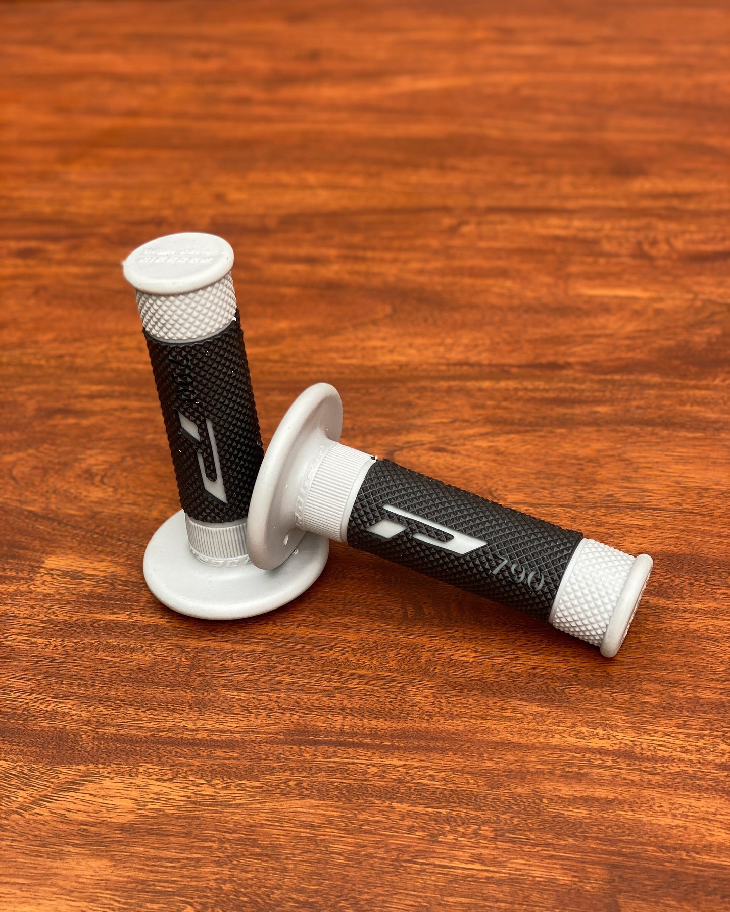 PRO NORMAL GREY-BLACK | GRIPS