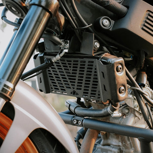 LEGUNDARY YAMAHA XSR 155 VECTOR RADIAOTR GRILL BLACK