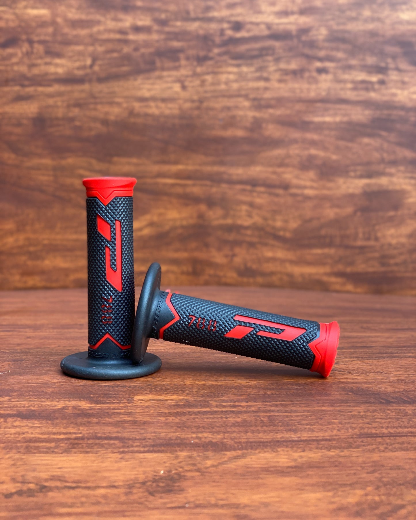 PRO EDGE RED | GRIPS