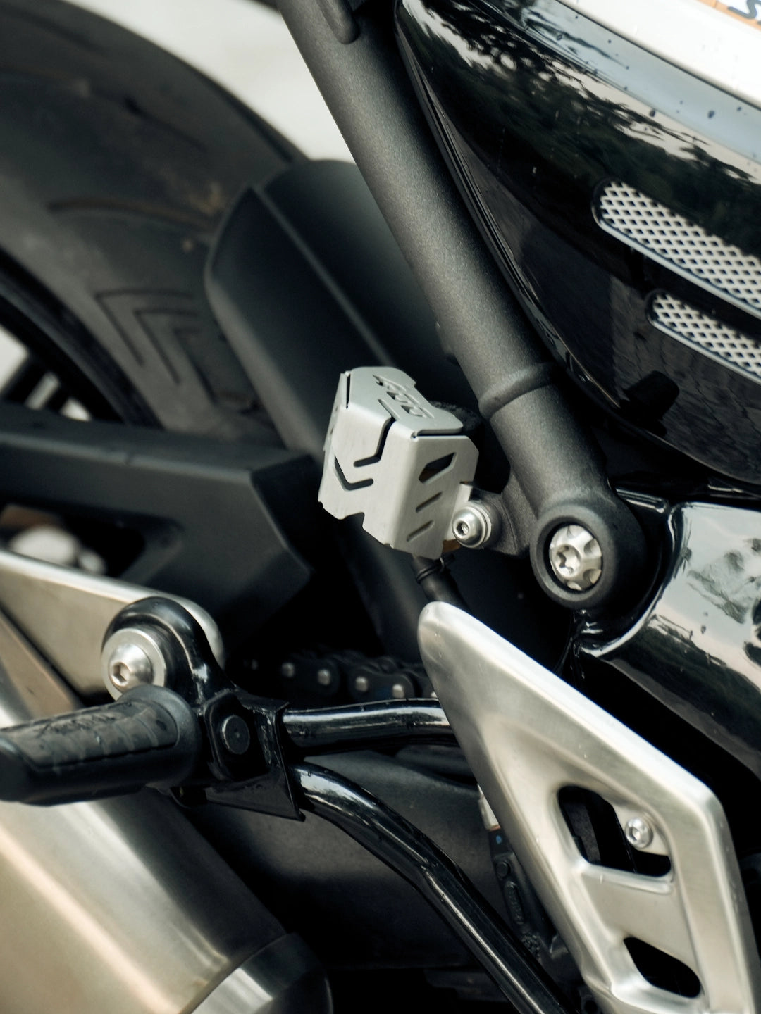 LCB TRIUMPH SPEED 400 CASQUE REAR OIL CAP