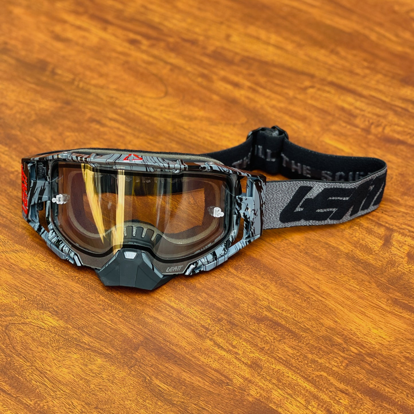 LEATT VELOCITY 6.5 GREY-BLACK (PLAIN LENS) | MX GOGGLES