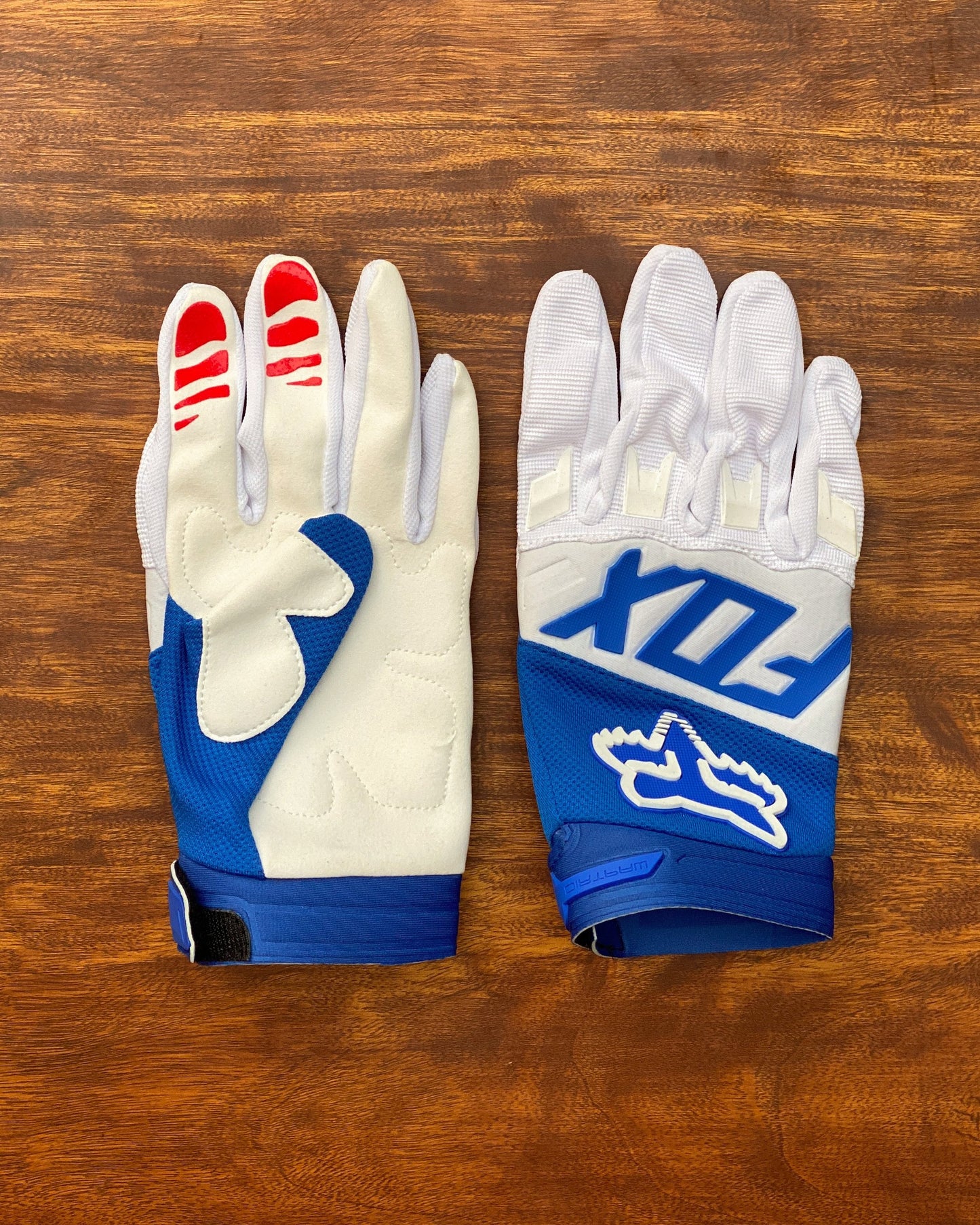 FOX WHITE AND BLUE LETTERING M | MX GLOVES