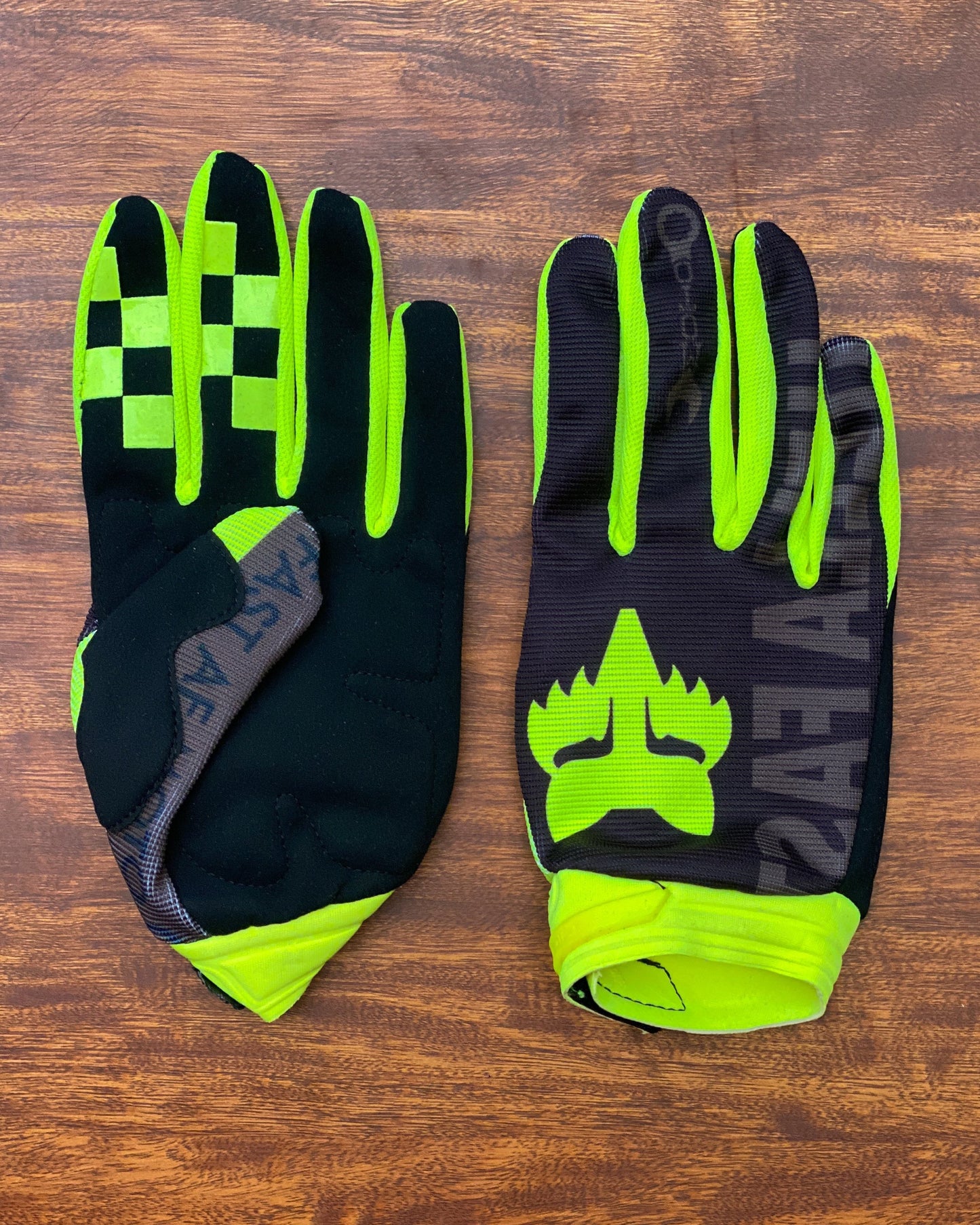 FOX BLACK AND FLURO GREEN M | MX GLOVES