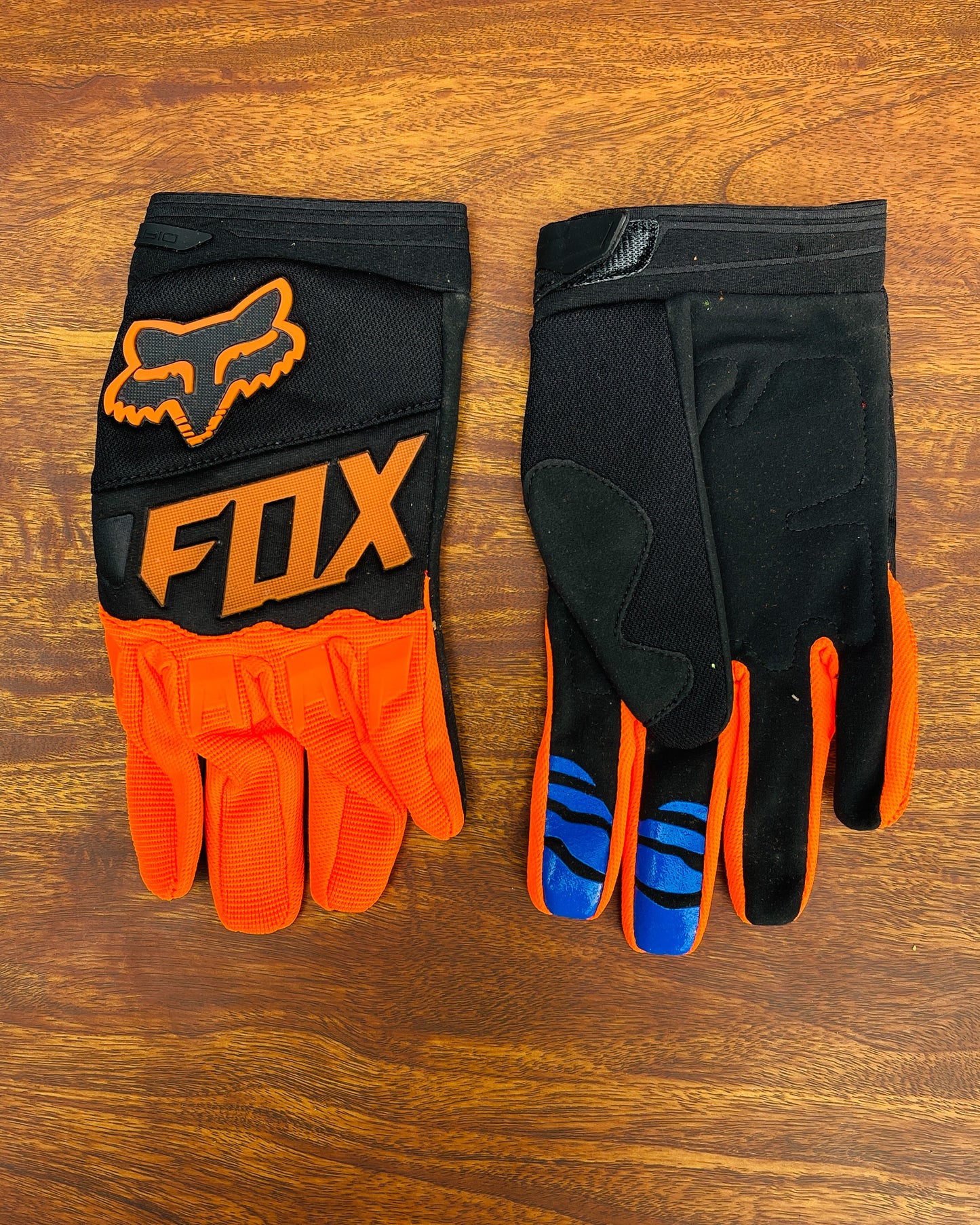 FOX BLACK AND ORANGE LETTERING XL | MX GLOVES