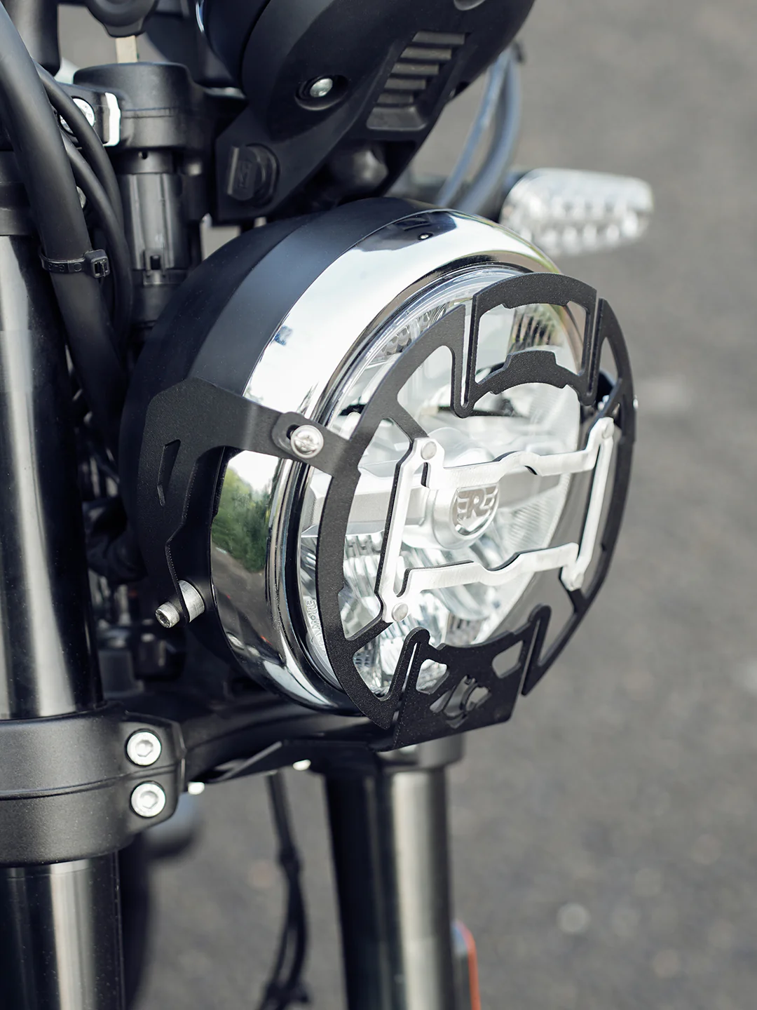 LCB MIG HEADLIGHT GRILL WITH NUMBER PLATE | BEAR 650