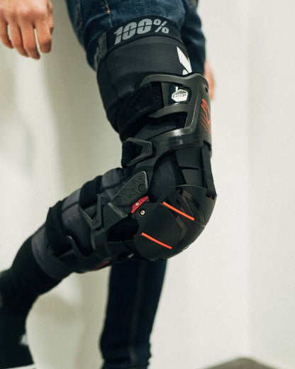 ALPINESTARS RK-1 PLASMA KNEE BRACE SMALL/MEDIUM