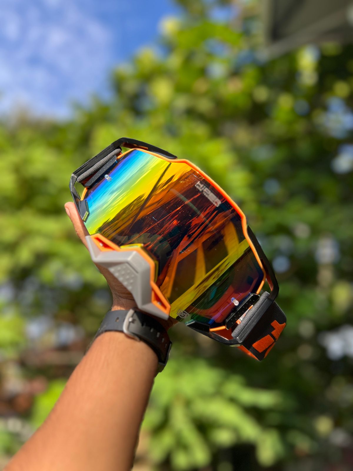 100% ARMEGA NEW ORANGE + GREY (GOLDEN LENS) | MX GOGGLES