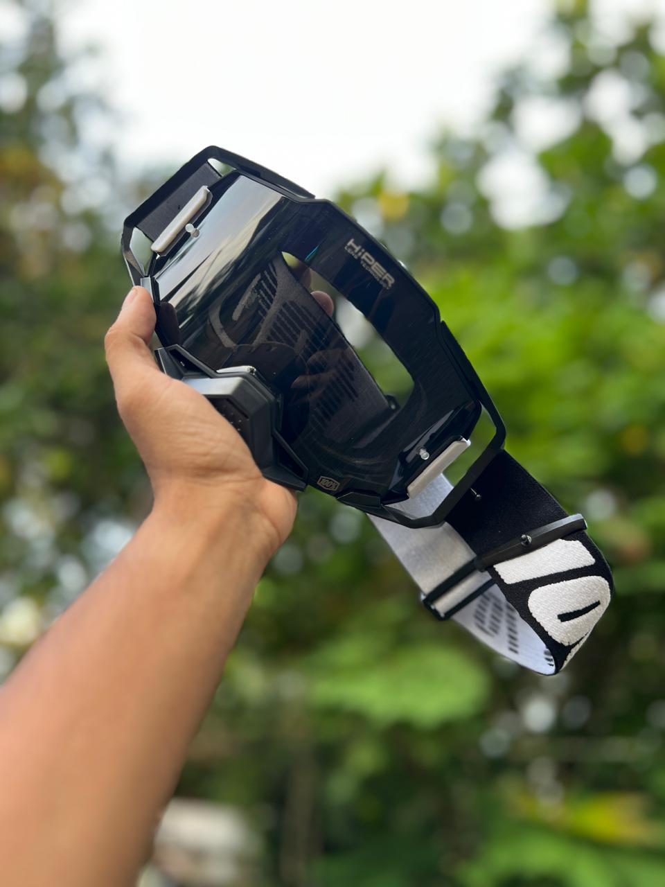 100% ARMEGA NEW BLACK ( BLACK  LENS) | MX GOGGLES